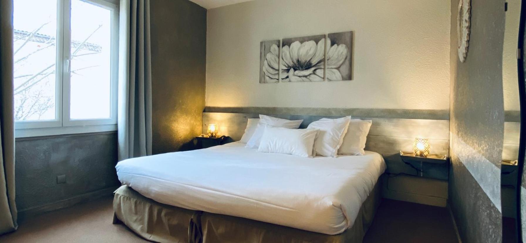 Logis Hotel Medieval, Montelimar Nord Rochemaure Екстер'єр фото