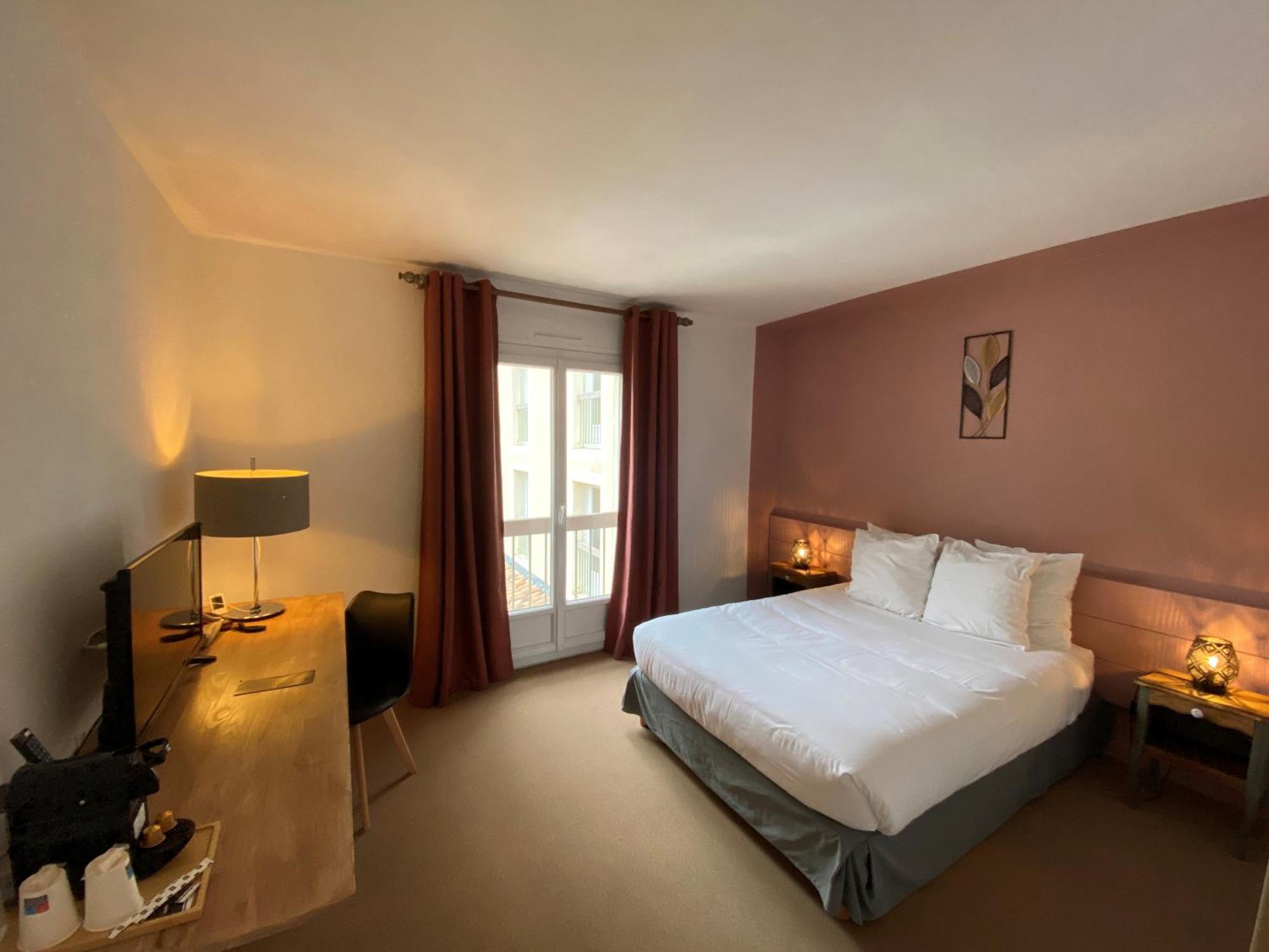 Logis Hotel Medieval, Montelimar Nord Rochemaure Екстер'єр фото